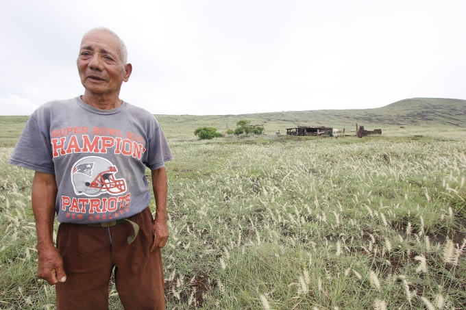Meet Don Pablo who has lived here for 60 years, loves to tell his story and introduce us to his cows.